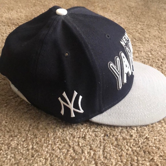 Yankees RARE strap back hat - Picture 3 of 5